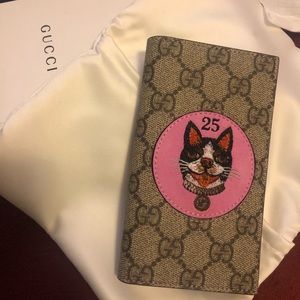 Authentic Gucci iPhone 7/8 limited edition case.